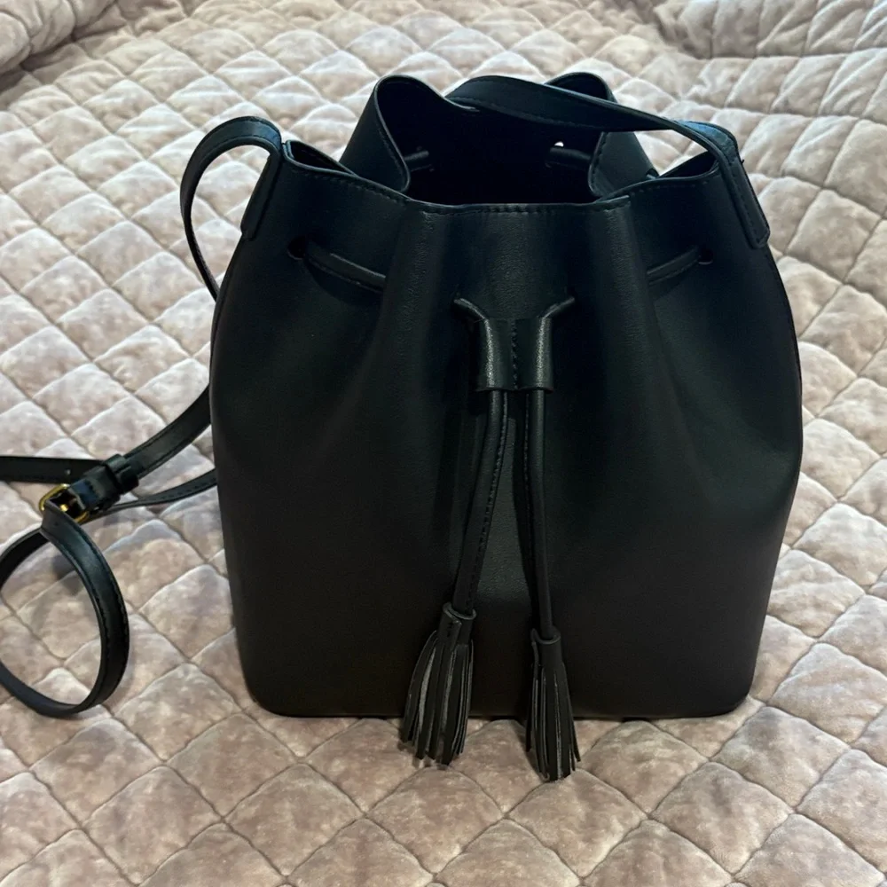 Sale today! Chic J. Crew Black Tassel Bucket bag - Picture 2 of 11